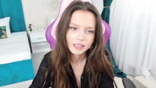 alice_bane pussy play