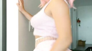 Bella Ramos - pink hair