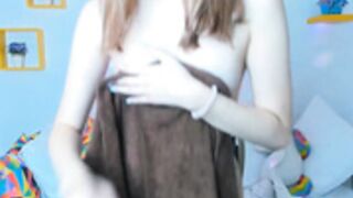 Camilla_wayne (your__voice) - Towel tease