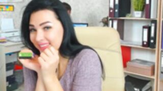 forgot her name.. Anyone Knows..? plz Comment