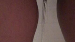 Aaliyah Love Shower Pee