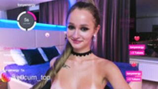 -wellcum- phone stream and boobs. A trash video