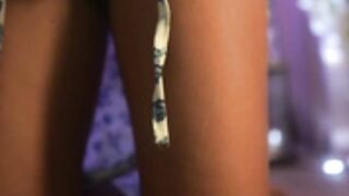 lucieoude_  abriendo bien las patas 17-09-2021