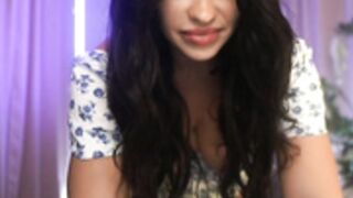 lucieoude_  abriendo bien las patas 17-09-2021