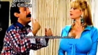 Pandora Peaks in "La familia Benvenuto" (1994)