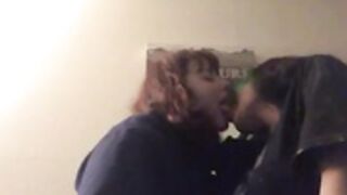 @beeskill 2 min makeout