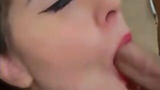 mariana-ribeiro falling from the mouth