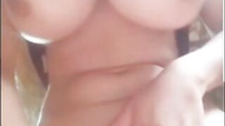 Super Tetas modelo desconocida