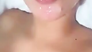 nathaly bahoque llena de leche
