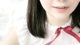 Cute Vietnamese girl masturbating