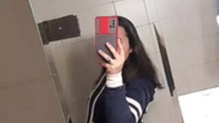 Yenni mostrando el culo