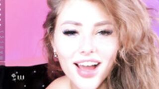 JessAdams opens vagina wide