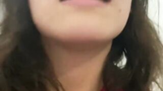 Gia Kush masturbing while earthquake