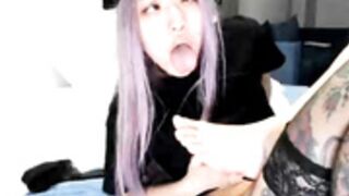 _octopussy_ toe suck