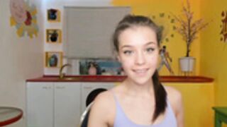 amy_haris 2021-10-02 18:07 (nn, stretching)