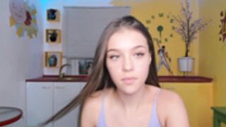 amy_haris 2021-10-02 18:07 (nn, stretching)