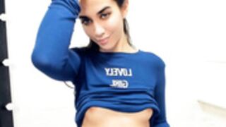 Mary_Dall flashing tits