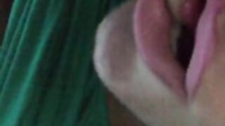 Victoria lomba in the car