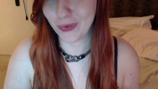 Allysaamour on the bed