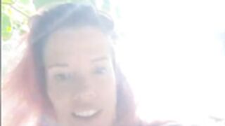 5£LENA F1T PISS ON BEACH