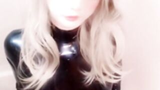 riohsarayama - Crossdresser Masturbate in LaTeX Catsuit