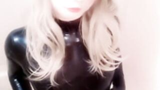 riohsarayama - Crossdresser Masturbate in LaTeX Catsuit