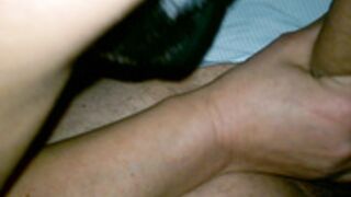 Pompino di una troia italiana caricata in auto