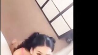 Autumn Falls Te la chupa por OnlyFans