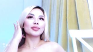 bae_suz sticks dildo in for seconds, then lingerie