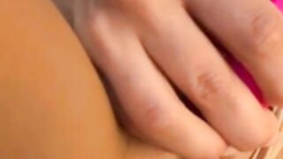 LadyFit pussy close-up cumshow