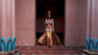 Alejandra CleopatRoa - Egyptian Botox Queen