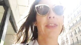 yogalola outdoor paris flash