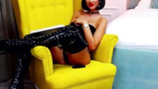 kayladavis short-haired brunette latex