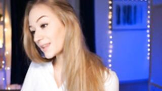 Blondiekayy strip tease boob flash