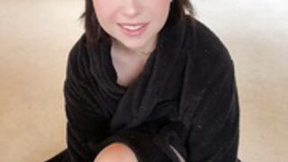 Serinide Panty Try-On