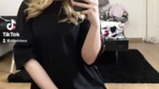 Lillieinlove - TikTok - Cutie teen with a perfect body