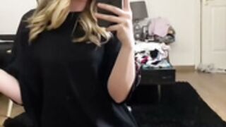 Lillieinlove - TikTok - Cutie teen with a perfect body