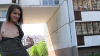 Lilu - Flashing in a suburb