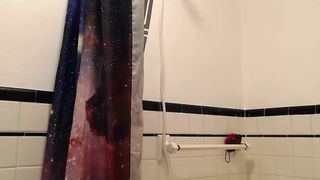 brooke_synn   bath  shaving pussy