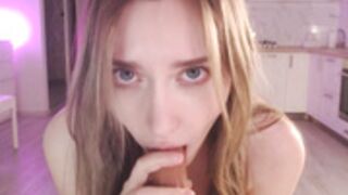 Uwuxo suck dildo 2021-10-17