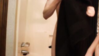 Cheyenne / Dakota and boyfriend fuck and shower