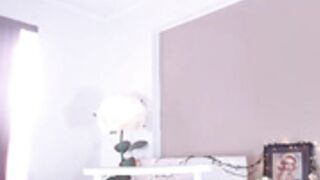 Elikacutee squirt dildo