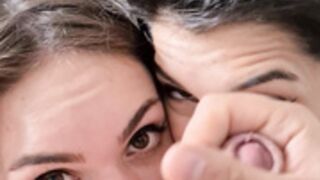 HaleySweet18 & Jennasweetass Threesome