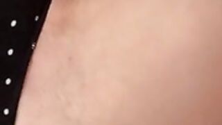 SoyNeiva rebotando sus tetas por OnlyFans