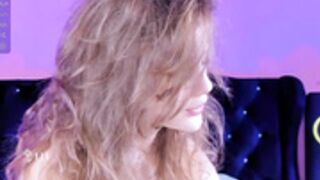 JessAdams gets naked, faps long and hard, squirts
