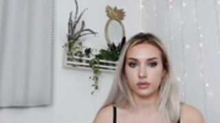 Sexyashley_21 cums with fuck machine and vibrator