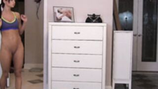 Goy wants her man to get circumcied  because fetish