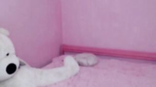 amy_haris naked behind bear