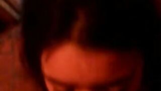 Chupandolo a poca luz