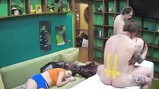 voyeur-house elon and guest seduce